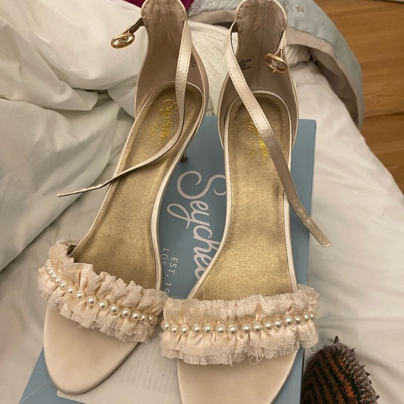 Nwot Seychelles brand cream sandals . Size 10. - Picture 1 of 8